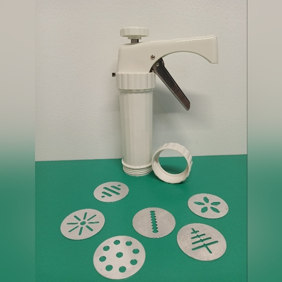 Cookie and Decorator cake set & Maker cookies 6 discs & 6 Nozzle vintage - Picture 4 of 8